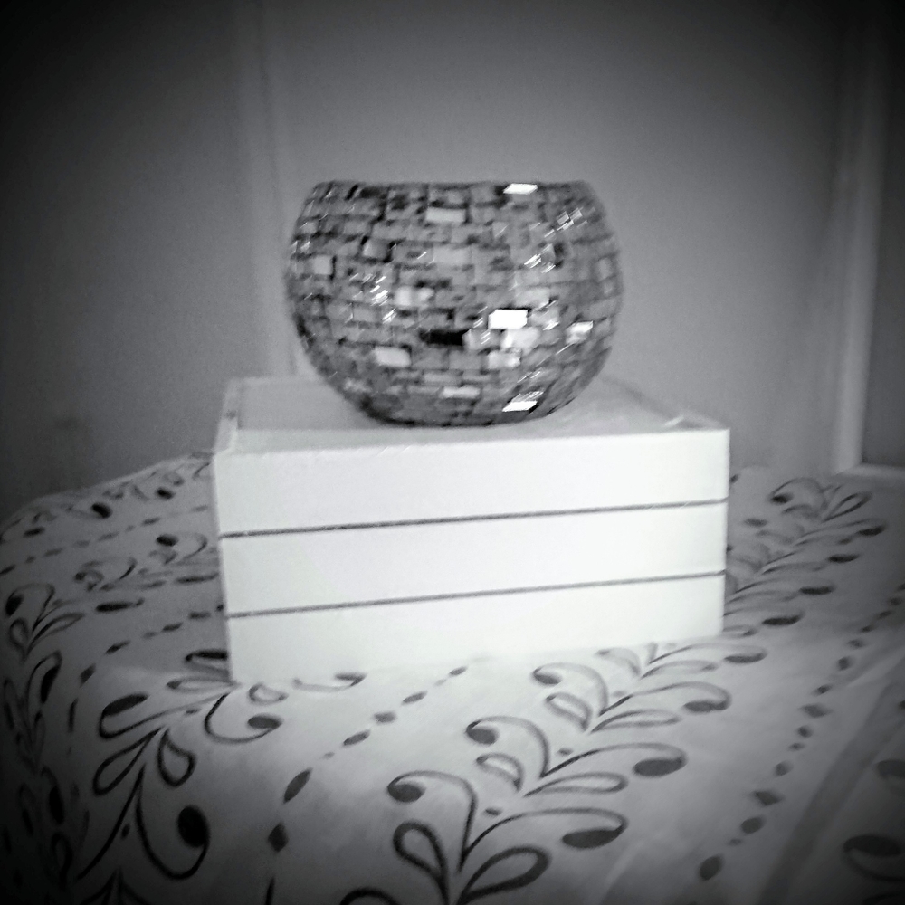 Textured mirrored globe candle holder NWT